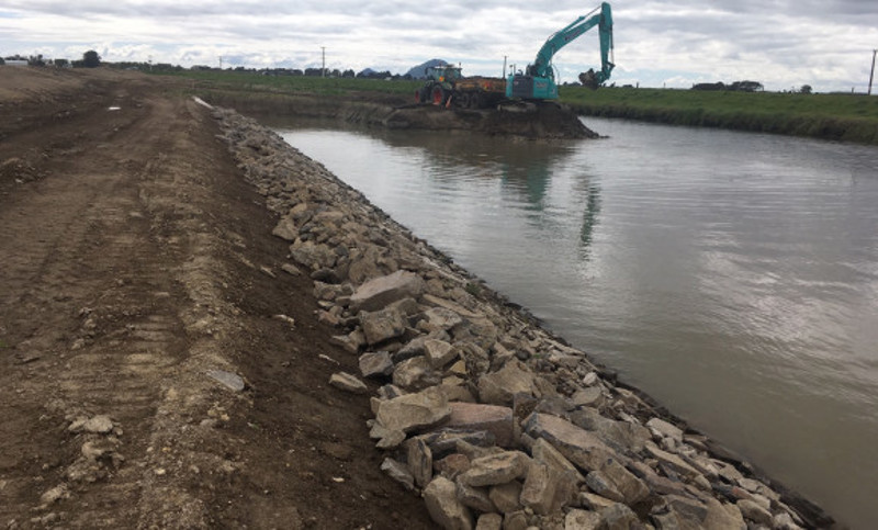 Rangitāiki Floodway digger