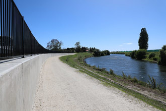 Floodwall in the BOP