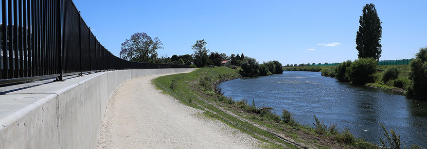 Floodwall in the BOP